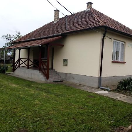 Tiszaladány Oeregakac Vendeghazヴィラ エクステリア 写真
