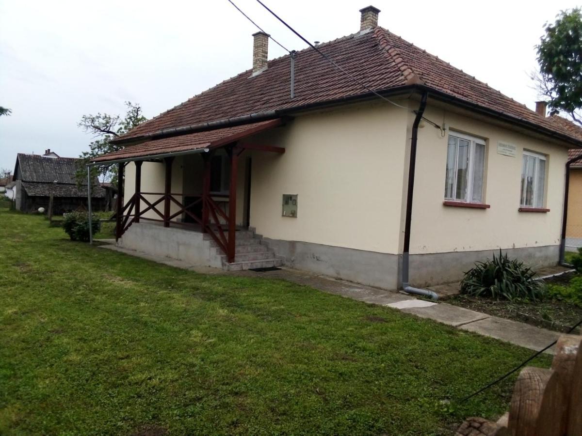 Tiszaladány Oeregakac Vendeghazヴィラ エクステリア 写真